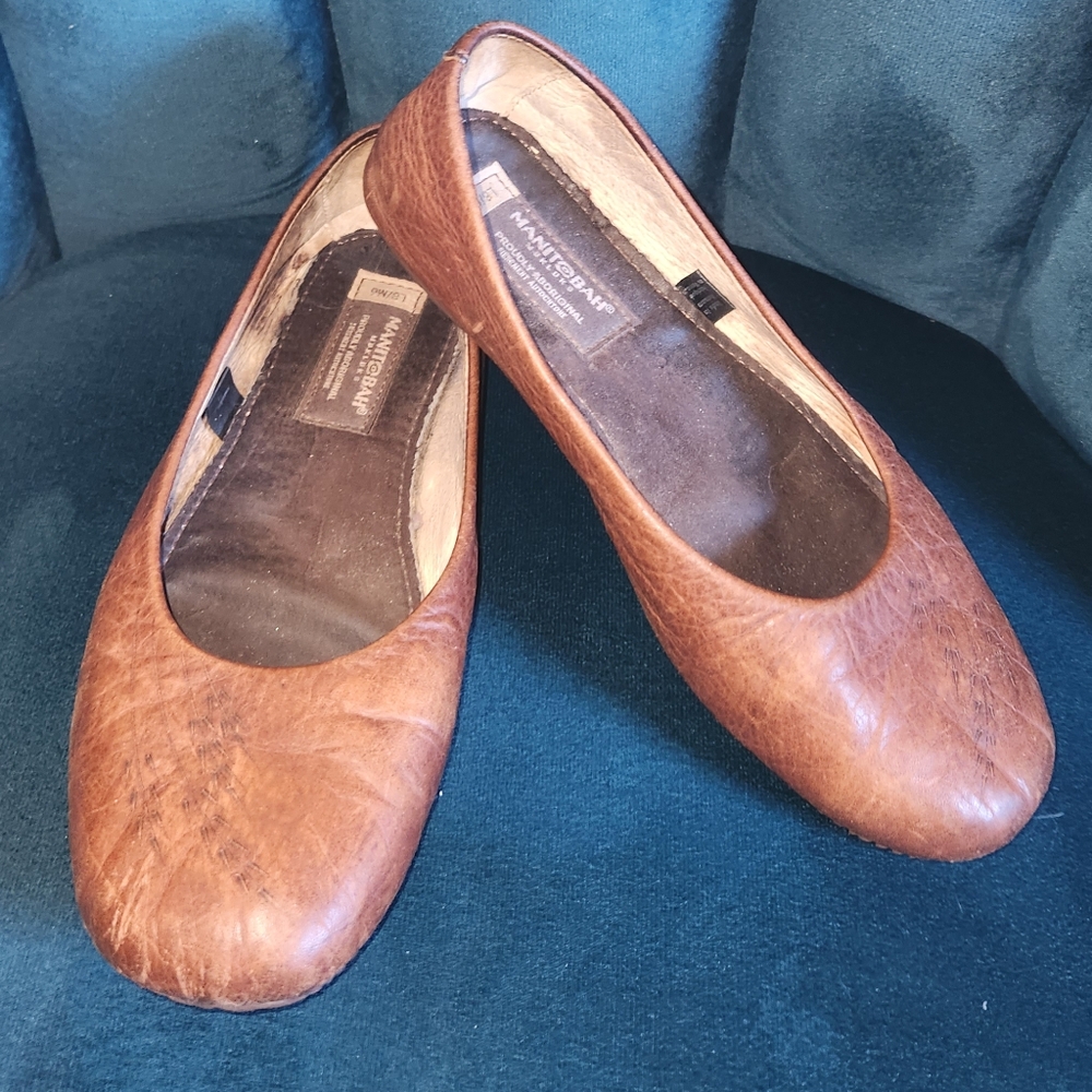 Manitobah Mukluks Leather Flats